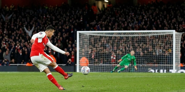 Late Cisse Wonder Goal Sends Stoke City into FA Cup Fourth Round